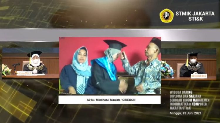 Kebanggaan Orang Tua Menanti Momen Wisuda Daring STMIK Jakarta STI&K