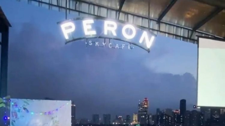 Menikmati Keindahan Sunset di Selatan Jakarta, dari PERON Skycafe YELLO Hotel Manggarai