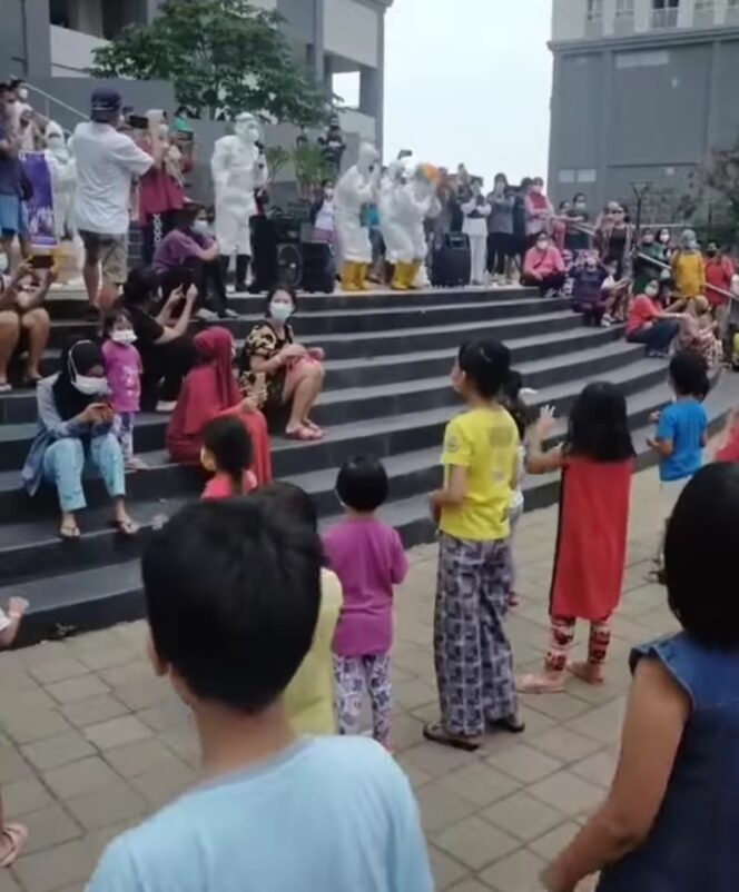 
					Tokopedia Berikan Ribuan Buku Untuk Anak-anak di Wisma Atlet