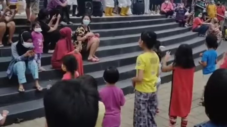 Tokopedia Berikan Ribuan Buku Untuk Anak-anak di Wisma Atlet