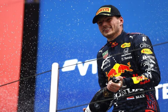 
					Max Verstappen Finish di Posisi Kedua di F1 Grand Prix Rusia