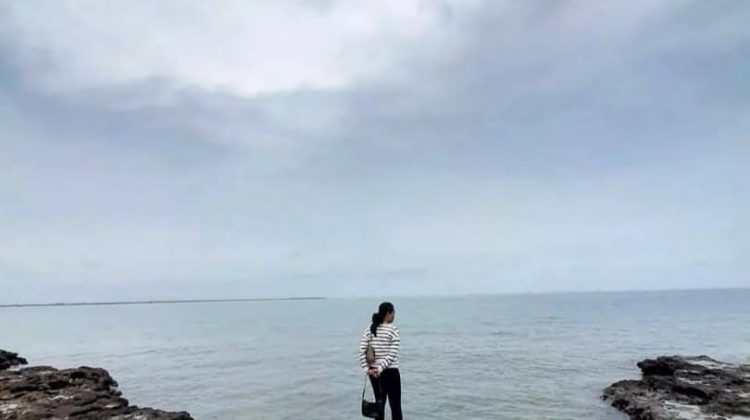 Pantai Karang Hitam Lekok pasuruan