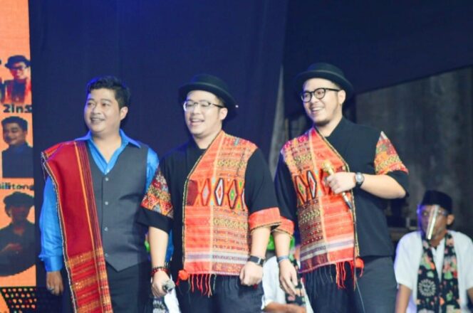 
					THE 2INS and Rendy,Putra Eddy Silitonga Memikat Penonton