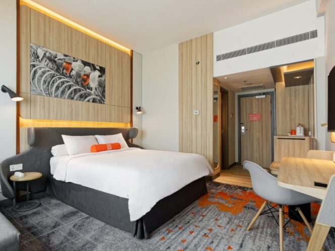 
					HARRIS Hotel Kelapa Gading Menawarkan 50% FLASH SALE