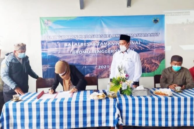 
					Kegiatan Peningkatan Wawasan Kelompok Masyarakat TNBTS