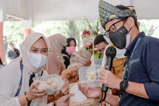 
					Menparekraf Dorong Produk Kuliner Pempek di Palembang