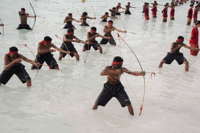 
					Pasir Putih Terhalus di Dunia, Desa Ngilngof Maluku