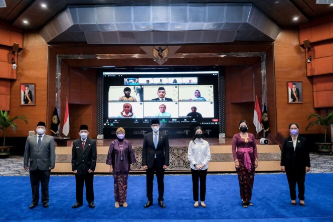 
					Pejabat Tinggi di Lingkungan Kemenparekraf/Baparekraf di Lantik