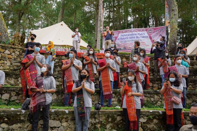 
					Atraksi Seni Budaya di Kaldera Toba Nomadic Escape