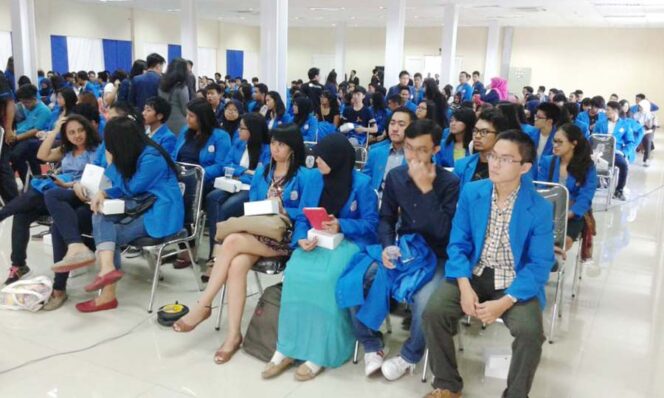 
					Tingkatkan Semangat Kolaborasi, Bhinneka dan President University Latih UMKM Lokal