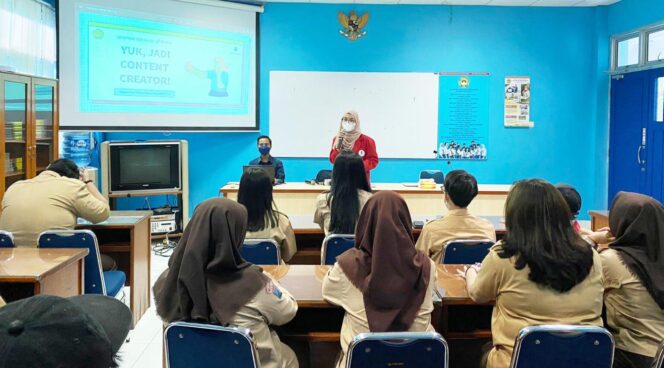 
					Mulai Hari ini PTM di Jakarta dengan Kapasitas 100 %