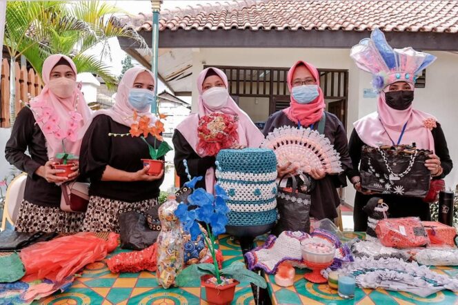 
					Menparekraf Luncurkan Panduan Pengembangan Desa Kreatif