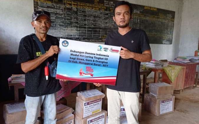 SGM Eksplor Bersama Indomaret Salurkan Bantuan Pendidikan