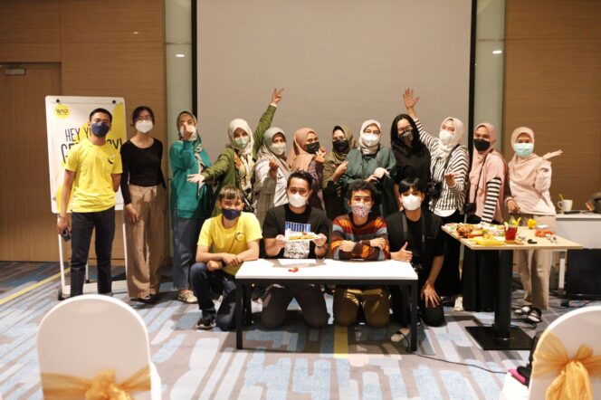 
					YELLO Hotel Paskal Bandung Berkolaborasi dengan Angin Photoschool belajar Food Photography