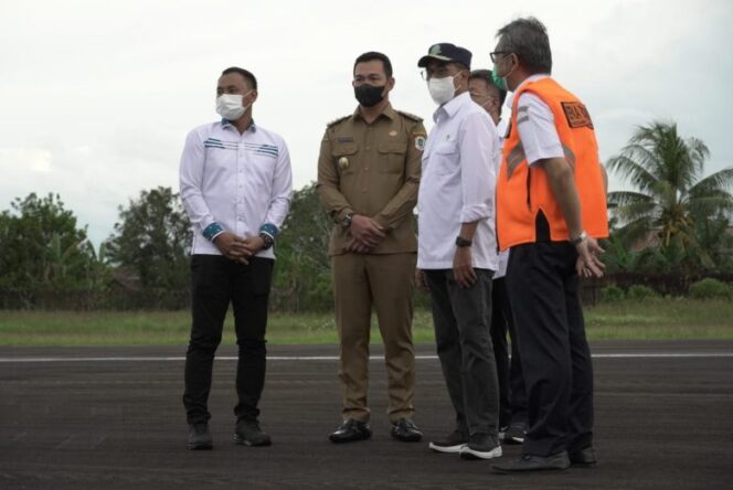 
					Pengembangan Konektivitas Transportasi, Menhub Meninjau Bandara Pangsuma