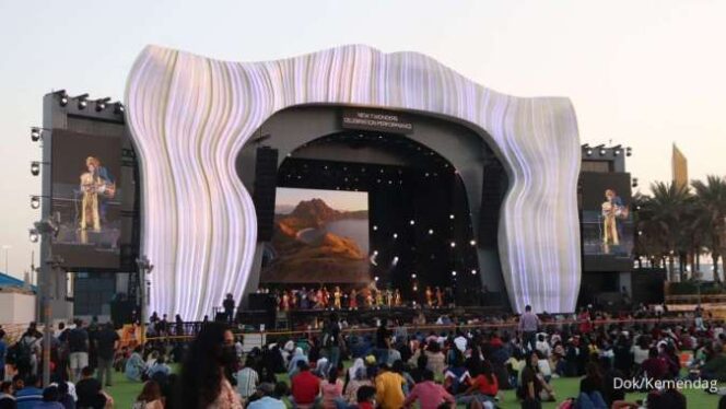 
					Foto : Salah satu panggung terbesar di area Expo 2020 Dubai