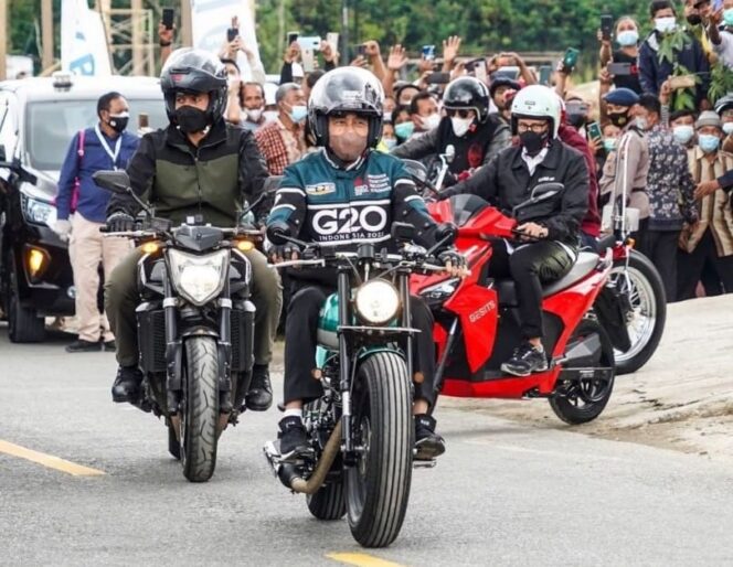 
					Presiden Jokowi Touring Bareng Rombongan Menteri di Sumatra Utara