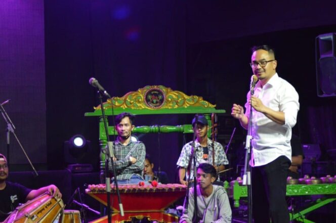 
					Foto: Kadis Kebudayaan Provinsi DKI Jakarta, Iwan Henry Wardhana dalam acara Battle Budaya yang di selengarakan oleh Sudin Kebudayaan Jakarta Timur

