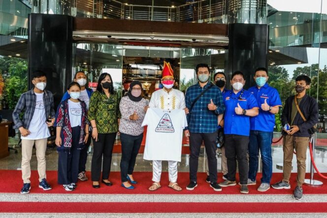 
					Sandiaga Uno Ajak Genpi Rangkul Komunitas Kampanyekan Wisata