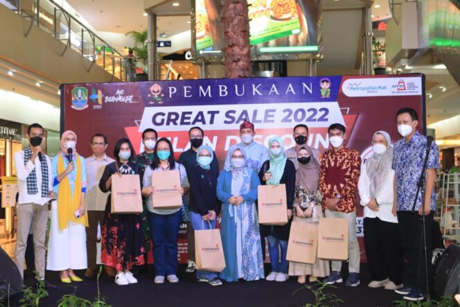 
					Sambut HUT Kota Bekasi Pemda Kota Bekasi Gelar Great Sale Belanja di Mal