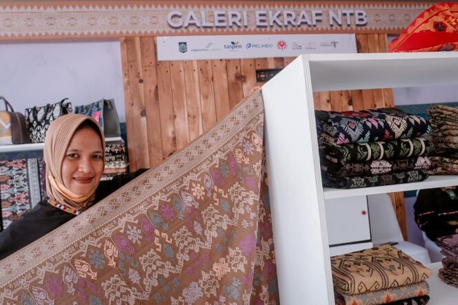 
					Pameran Berbagai Produk Kreatif dan Seni Khas Desa Wisata di Bandara Lombok