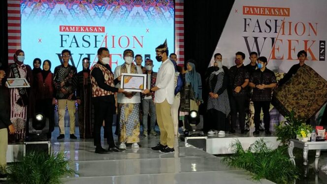 
					Pamekasan Fashion Week Tingkatkan Ekraf dan Lapangan Kerja