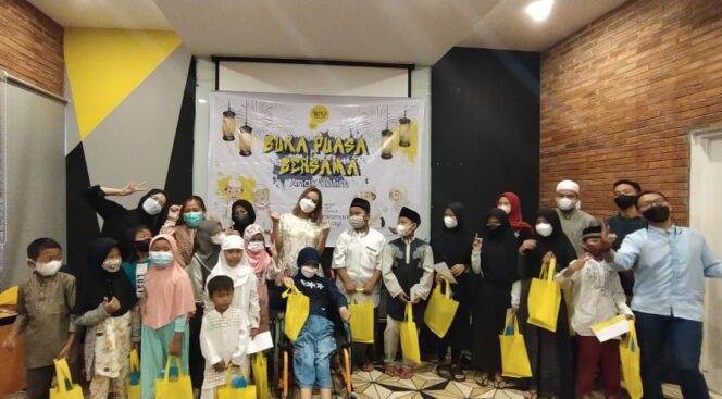 
					YELLO Hotel Manggarai Berbagi Kebahagiaan Kepada Anak Yatim