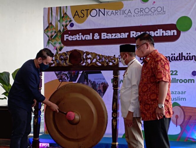 
					Aston Kartika Grogol Gelar Festival Bazaar UMKM Ramadhan