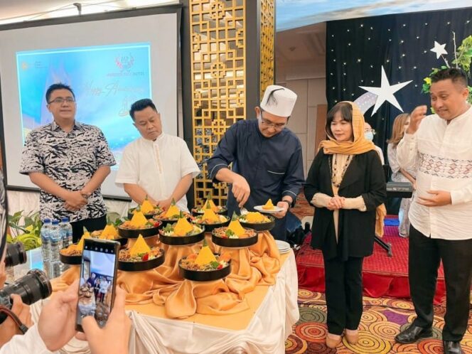 
					Sparkling Twelversary Merlynn Park Hotel Jakarta