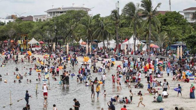 
					Pantai Ancol Menjadi Titik Favorit Masyarakat Liburan Lebaran