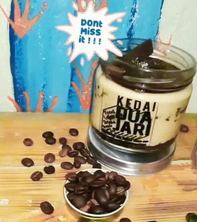 
					Kedai Dua Jari Menyajikan Aneka Cita Rasa Kopi