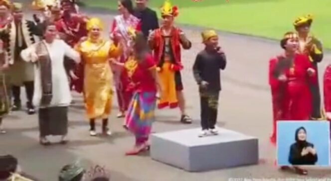 
					Farel Prayoga dan Peserta Upacara Peringatan Kemerdekaan Bergoyang