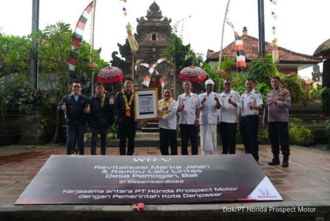 
					Honda Serah Terima Bantuan Revitalisasi Marka Jalan & Rambu Lalin di Pemogan, Bali