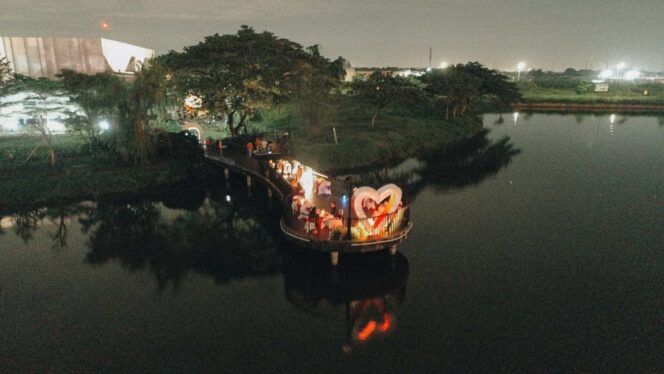 
					Romantic Dinner Sunset At The Pier Ala Harris Hotel Bekasi