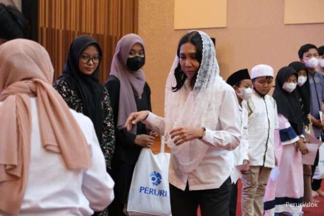 
					Berbagi Kebahagiaan, Perum Peruri Berikan Santunan dan Sembako Kepada Anak Yatim Piatu