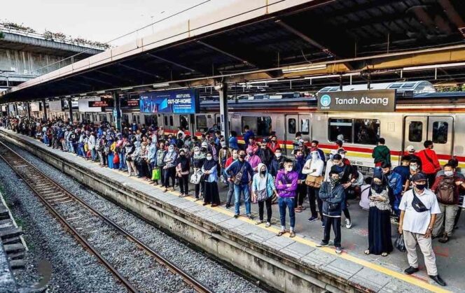 
					Tingkatkan Pelayanan Penumpang KRL, Pengembangan Stasiun Tanah Abang Dimulai