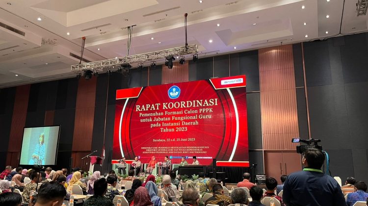 Kemendikbudristek Koordinasi dan Sinkronisasi, Pemerintah Ajak Pemda Tambah Formasi Guru PPPK 2023