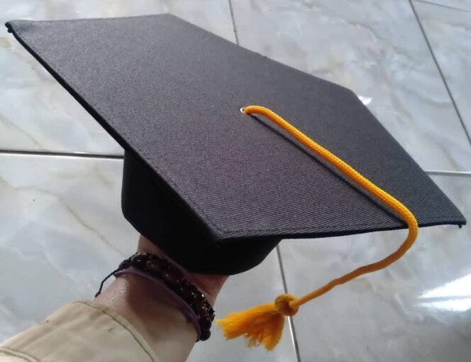 
					Wisuda Sekolah Resmi Dilarang! Kemendikbutristek Terbitkan Surat Edaran, Wisuda Sekolah Bukan Kewajiban dan Tidak Boleh Memberatkan Orang Tua Murid 