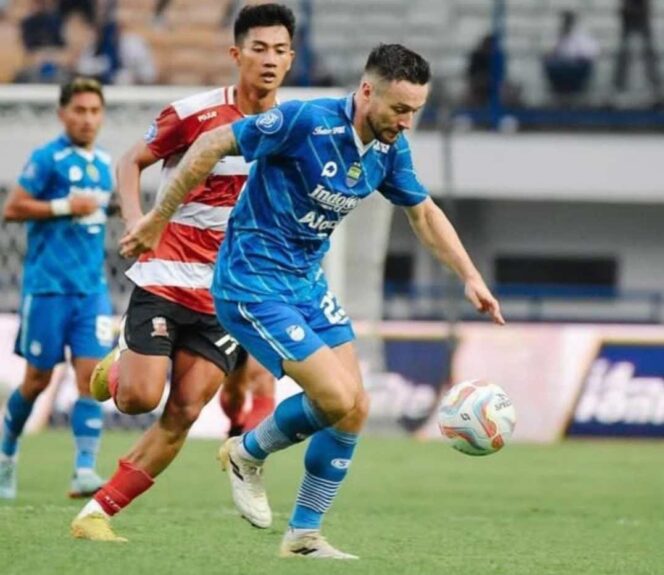 
					Hasil BRI Liga 1: Persib Bandung Ditahan Imbang Madura United 1-1