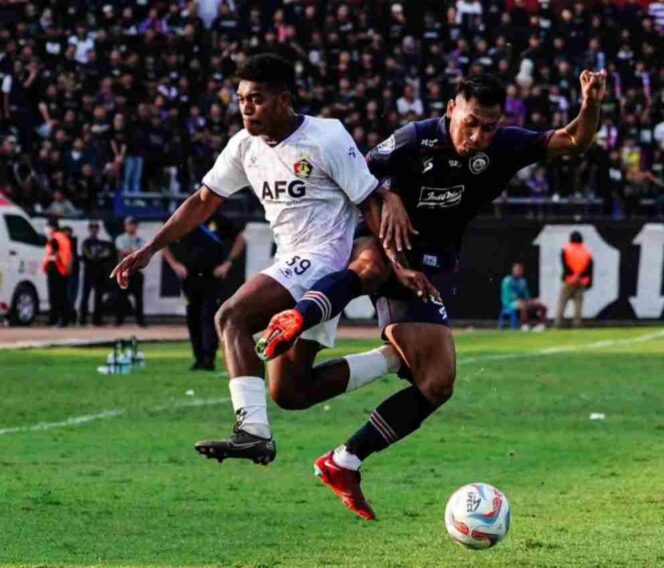 
					Hasil BRI Liga 1: Persik Kediri Menang 5-2 atas Arema, Rans Tumbang 0-1 oleh Persita Tanggerang