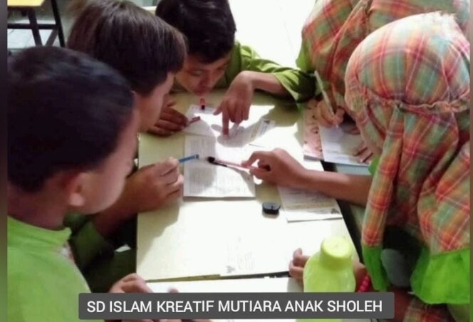 
					Perkuat Literasi untuk Meningkatkan Kecintaan Siswa Membaca Buku