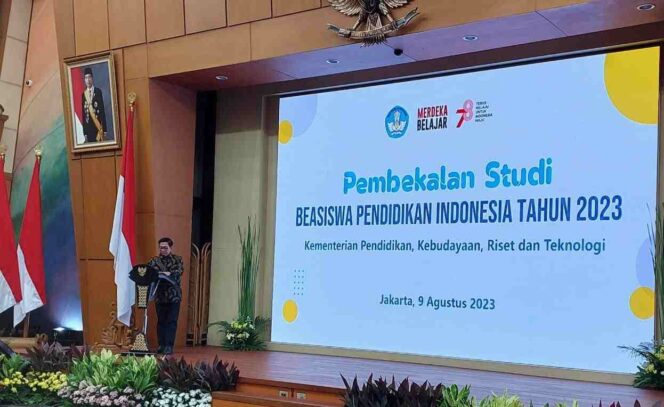 
					465 Mahasiswa Penerima Beasiswa Pendidikan Indonesia Luar Negeri, Dilepas
