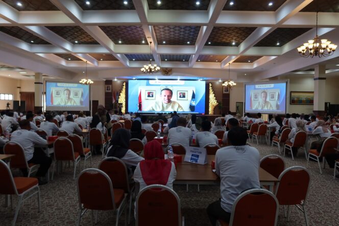 
					Mendikbudristek Lepas 21.409 Mahasiswa untuk Mengajar di 34 Provinsi