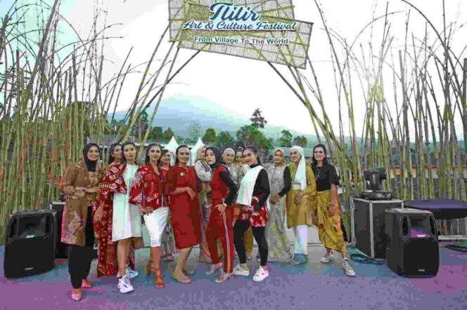 
					Empat Fashion Designer Pamerkan Koleksi Pewarna Alam di Tlilir Art and Culture Festival