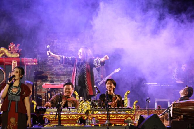 
					Konser Slendhang Biru Tak Pernah Usai, Melestarikan Karya Seniman Terdahulu