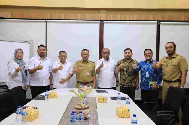 
					Pj Wali Kota Bekasi R Gani Gelar Rapat Perdana Bersama BUMD