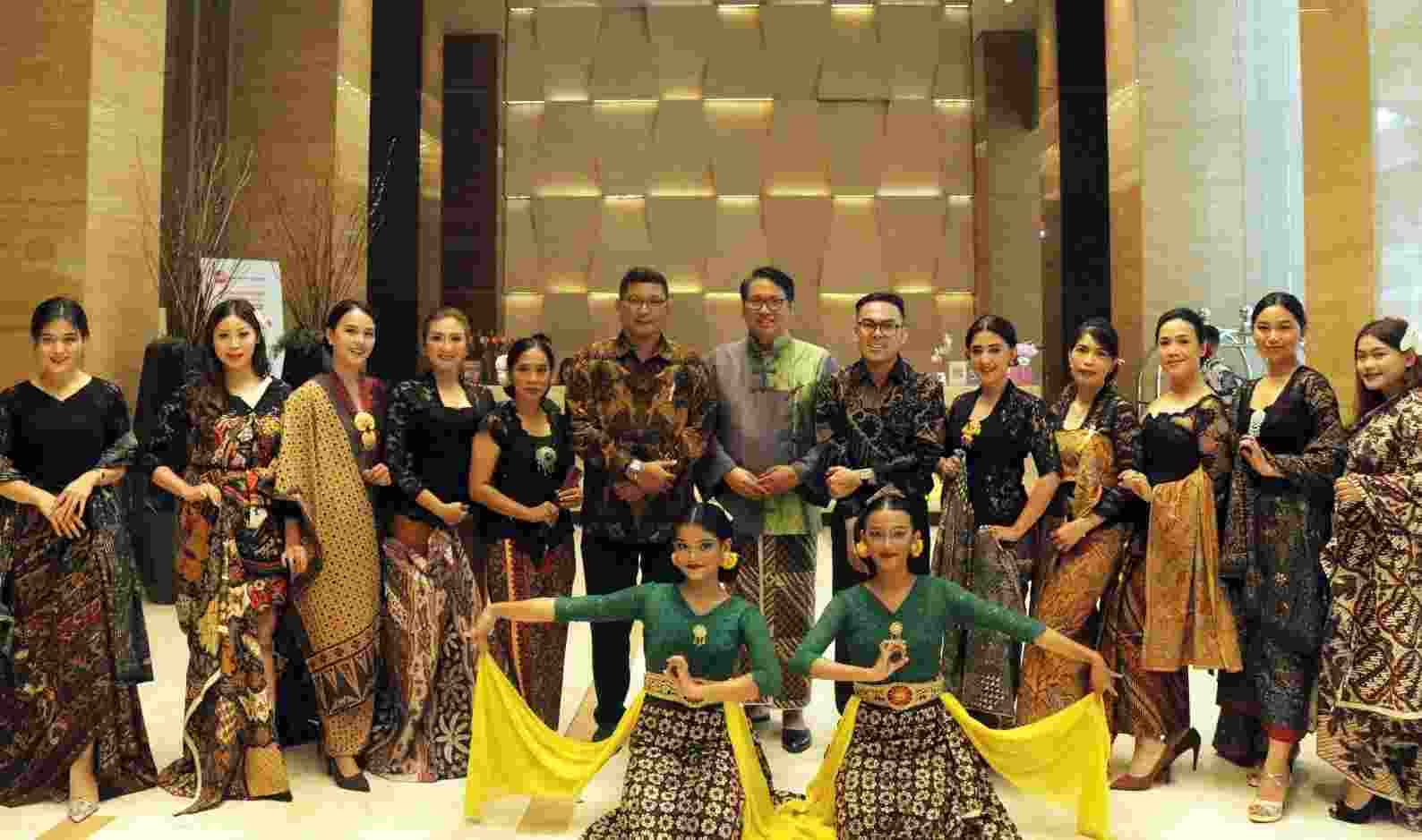 Hari Batik Nasional, Grandhika Iskandarsyah Jakarta