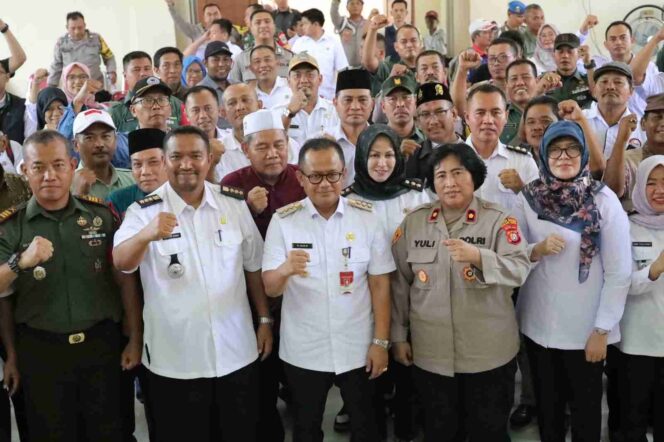 
					Kunjungi Camat, Pj Wali Kota Bekasi Berpesan Hindari Black Campaign
