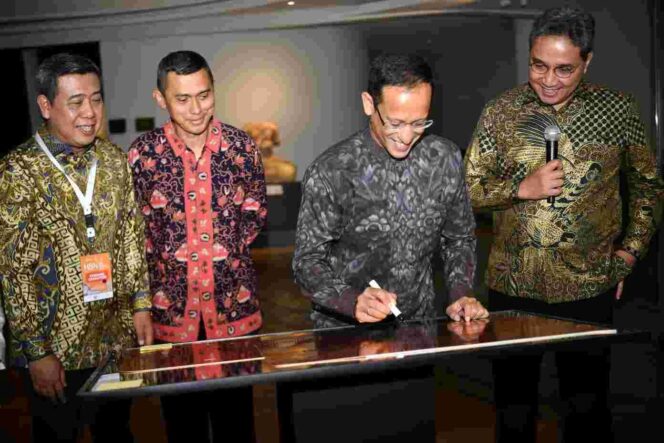 
					Peringati Hari Batik Nasional, Mendikbduristek Resmikan Museum Batik Indonesia
