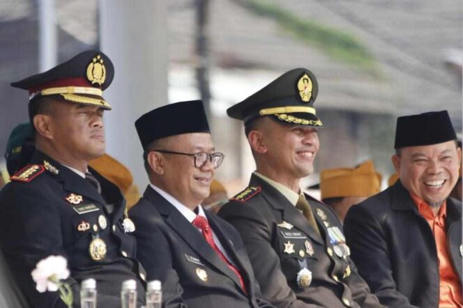
					Pj Wali Kota Bekasi R Gani Hadiri Upacara HUT TNI Ke-78
